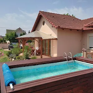 rezervați aici