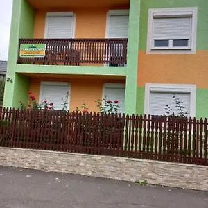 rezervați aici